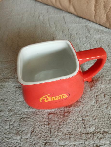Retro hrnček vitana, 