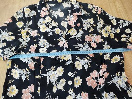 Kvetované šaty s gombíkmi, l