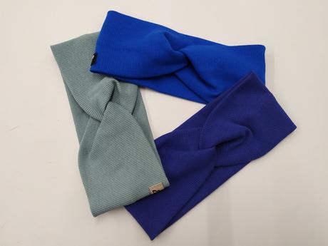 Čelenka z rebrovaného úpletu,