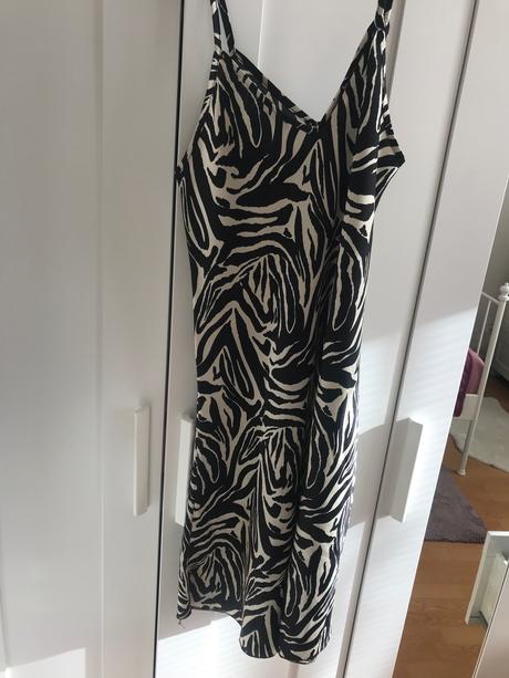 Ľahké saténové šatky, 