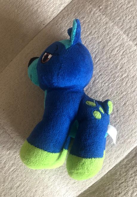 Darujem modrého plyšoveho psa,