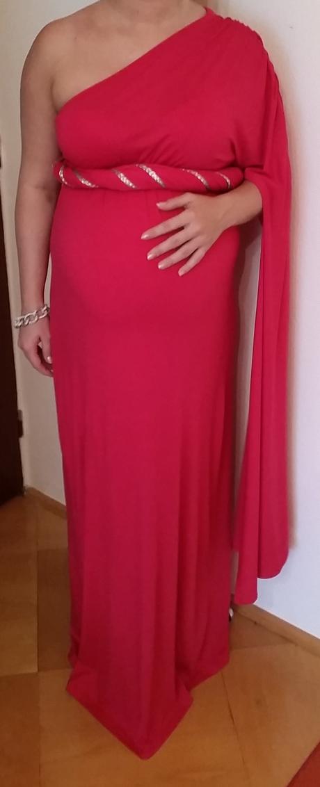 Spoločenské šaty aj pre tehuľky, m