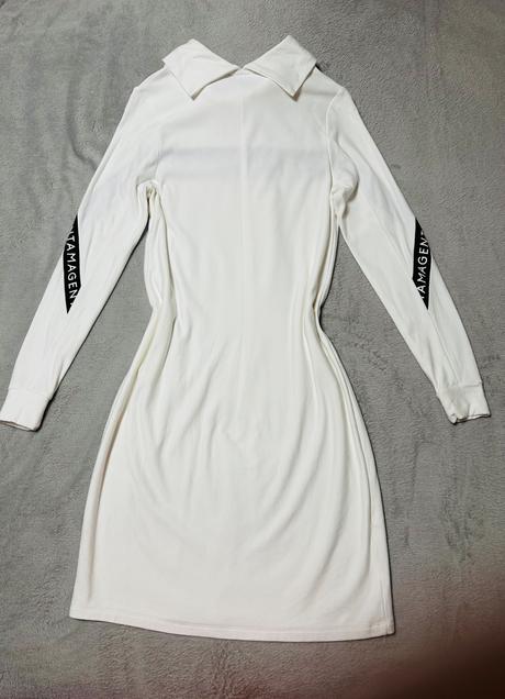 Biele športové šaty s nápisom zn. magenta, m