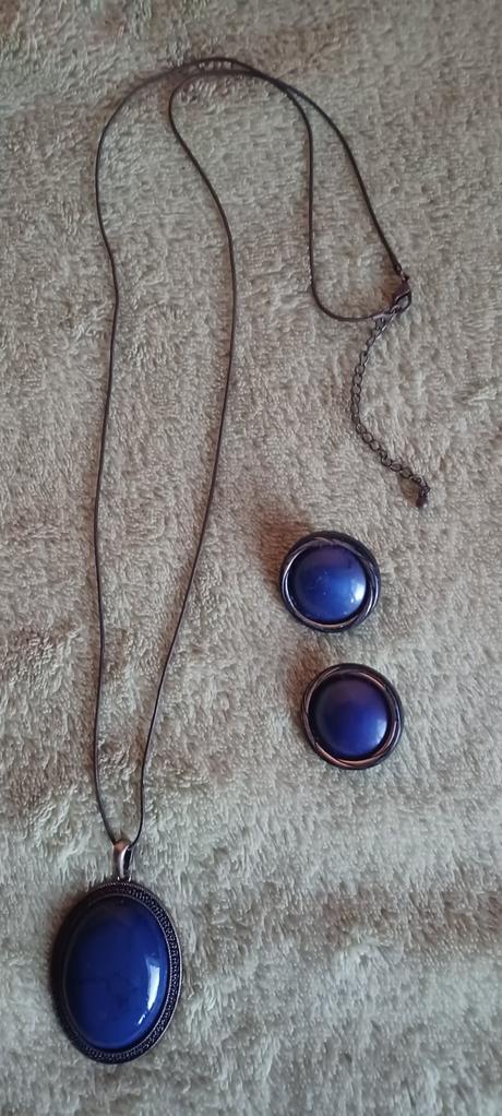 Bižutéria a retro kúsky, aj nové.,