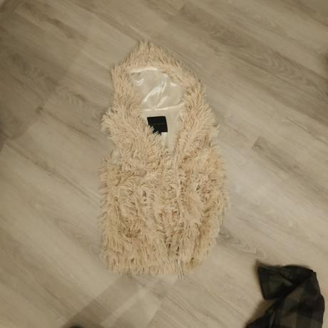 Chlpatá vestička, gate,m