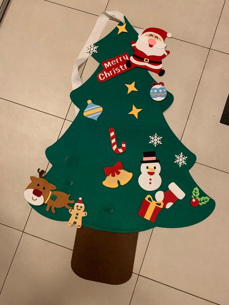 Vianocny plsteny stromcek s ozdobami na suchy zips, 