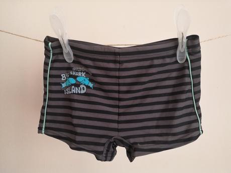 Pásikové plavky, 116