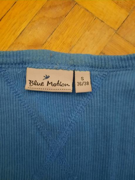 Dámske vrúbkované tričko so zapínaním, 36