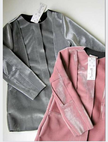 Sivý zamatovy kabatik, 116