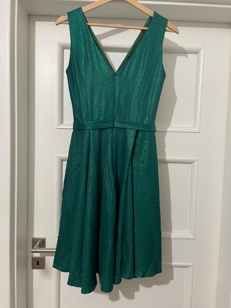 Zelené lesklé šaty, s