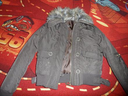 Krasna bundicka pre kocku, 128