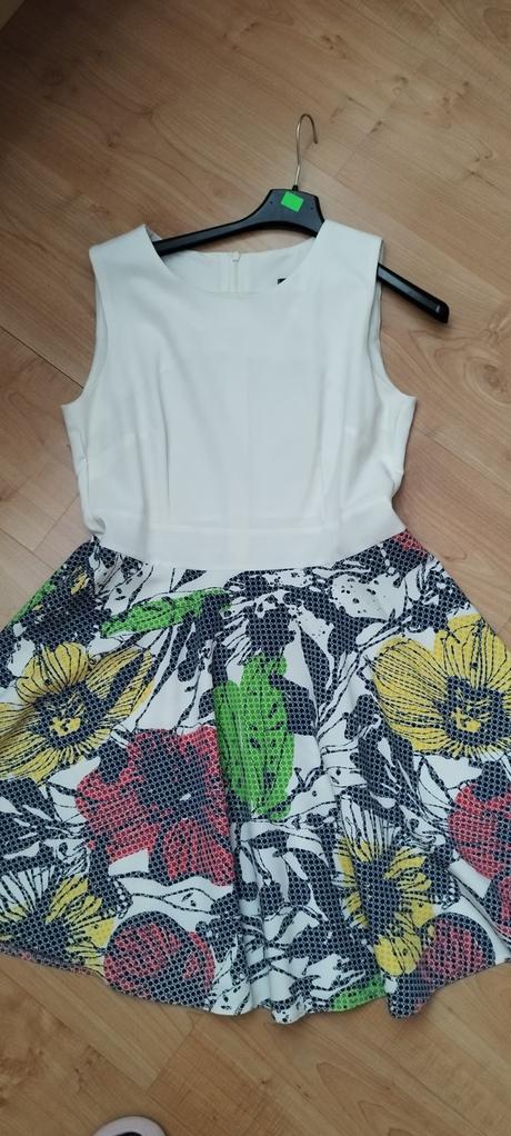 Letné šaty bez rukávov zn. m&m, 42