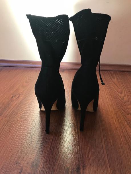 Cierne cizmicky kotnicky 38, 38