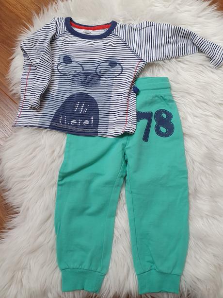 B303 veľ.92, tepláky a tričko, 92