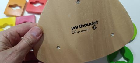 Drevená nasadzovacia hra tvary vertbaudet, 