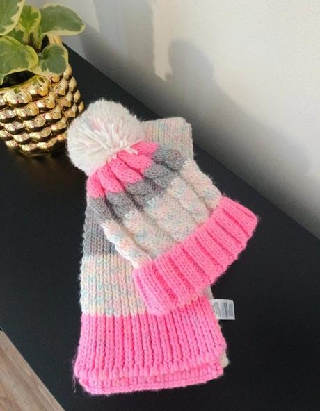 Čiapka+šál, tesco,152