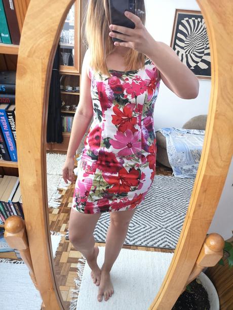 Šaty s kvetinovým vzorom ashley brooks, m