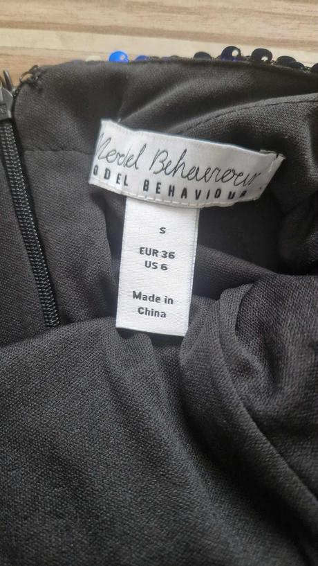 Glitrované šaty, s