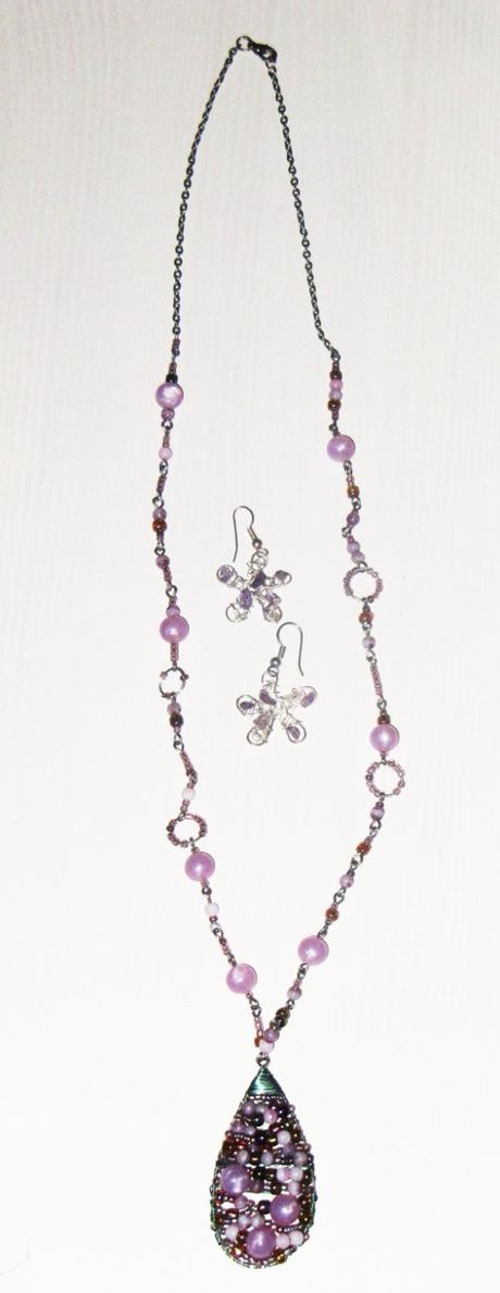 Náhrdelník a náušnice, 