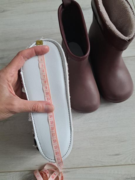 Barefoot gumáky milash, 32