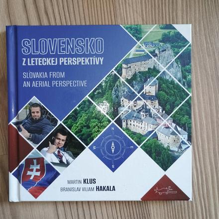 Kniha slovensko z letenskej perspektívy s venovan,