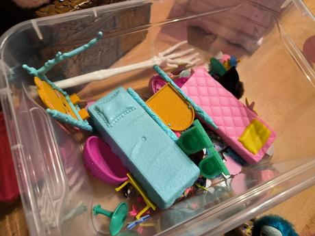 Enchantimals  bábiky ,domček  a príslušenstvo, 