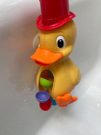 Káčer do vane s kolotočon, 