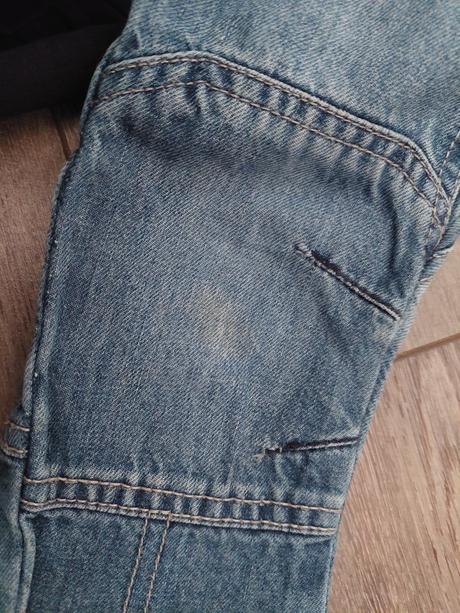 Tepláky a rifle, 98