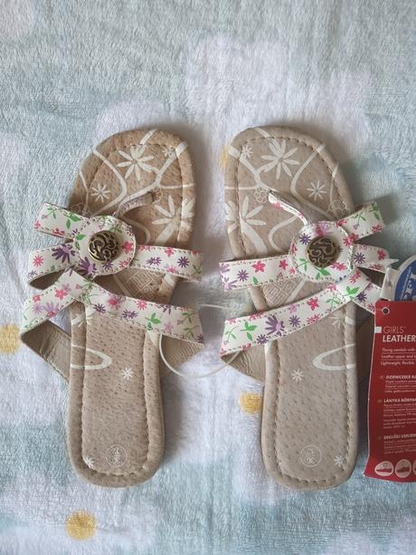 Dievčenské plážové žabky, 30