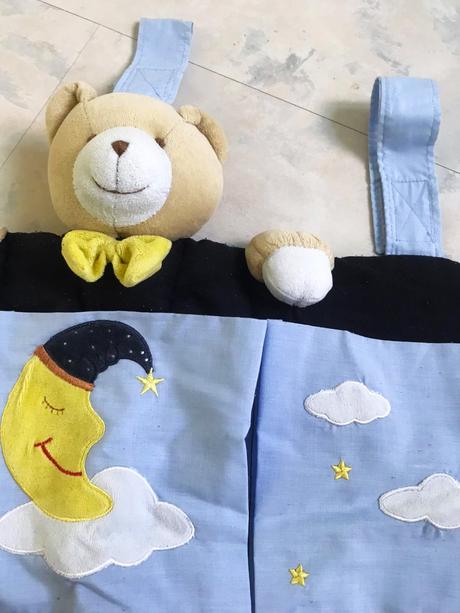 Závesný organizér na postielku,