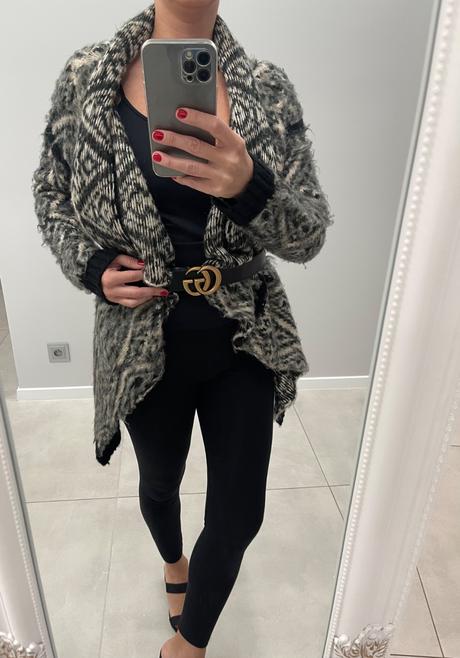 Hrubší svetrík, s