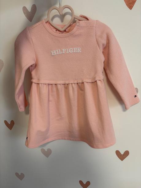 Th šaty, tommy hilfiger,86