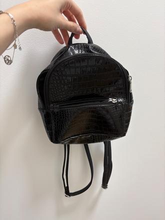 Čierny malý batoh, h&m