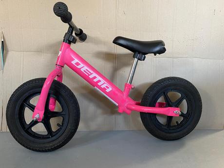 Odrážadlo dema, dema