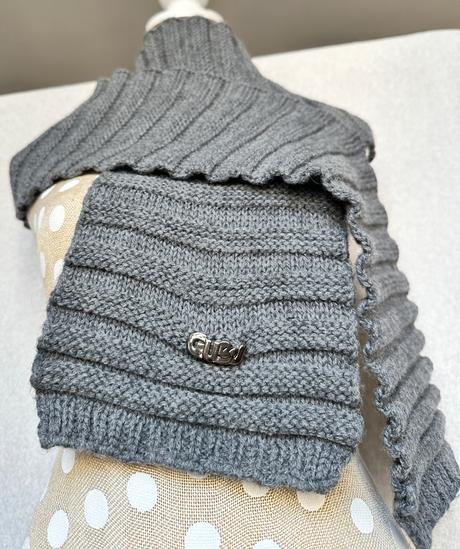 Guess vlnený šál, guess,m