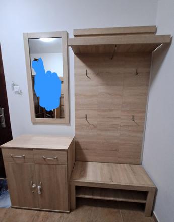 Chodbový nábytok, 