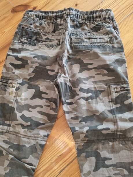 Kapsačove nohavice, f&f,146