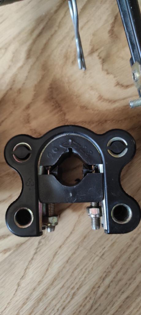 Cyklosedačka bobike mini predná, 