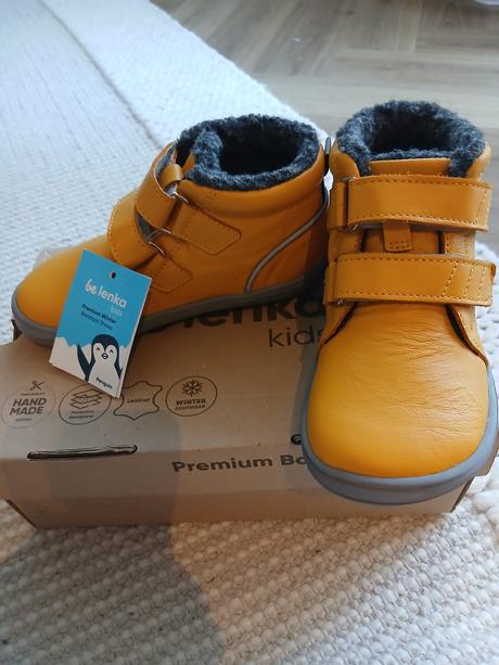 Be lenka penguin yellow, v.29, be lenka,29