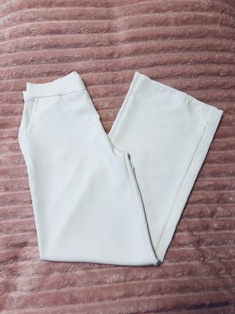 Biele rozšírené elegantné nohavice s 2 vreckami, l / m