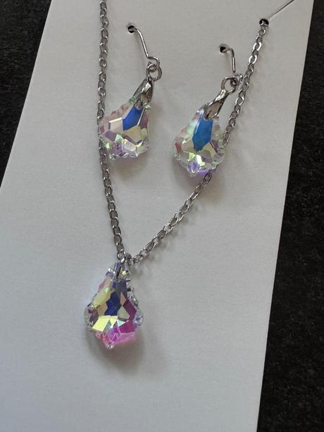 Set náušnice + retiazka s príveskom,