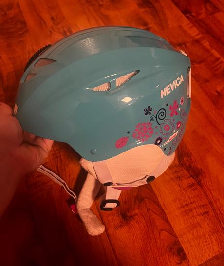 Prilba na lyzovanie korčuľovanie tyrkysová farba, s