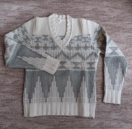 Hrubý puli s v výstrihom, m