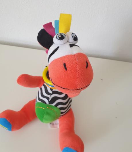 Prvá hračka žirafa,