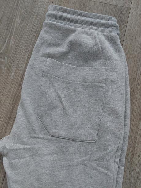 Teplaky, reserved,170