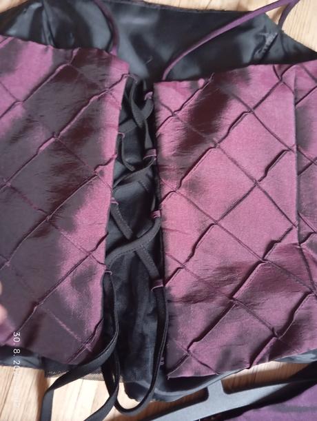 Spoločenské šaty, l