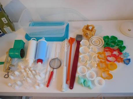 Mlynček na orechy, vykrojovatka na pečivo,, 