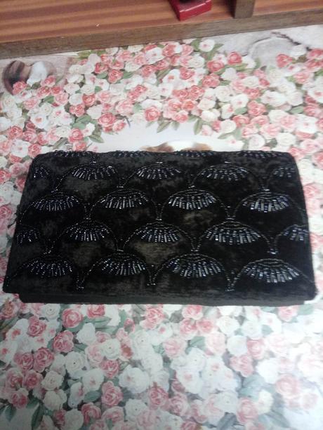 Zamatová kabelka na večierok, 