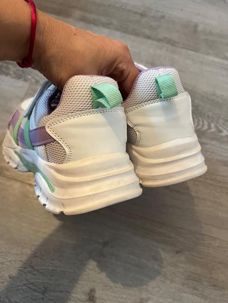 Tenisky na suchy zips, 35