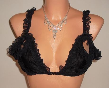 So zapinanim v predu srdieckom podprsenka, m